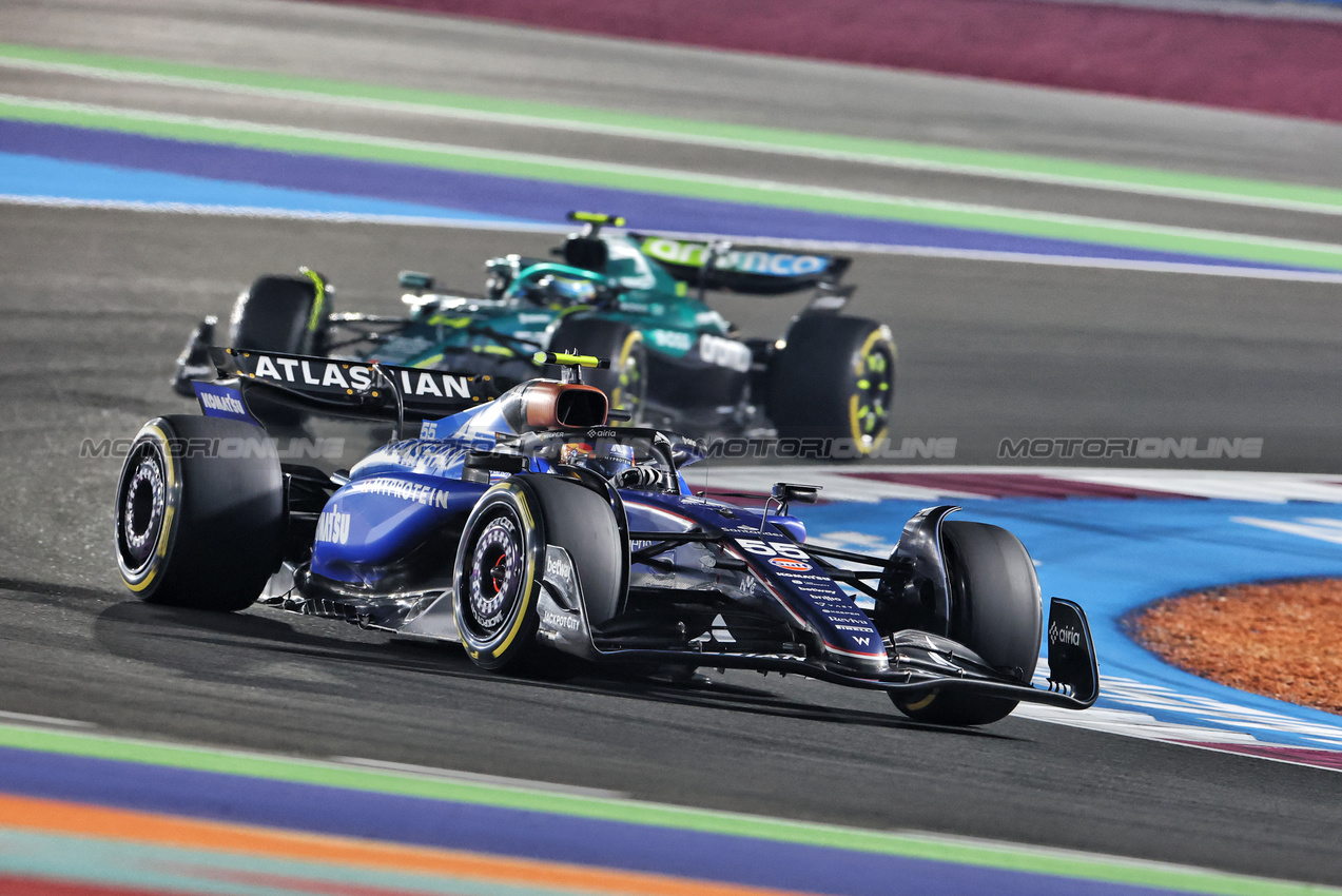 GP QATAR, Carlos Sainz (ESP) Atlassian Williams Racing FW47.
30.11.2025. Formula 1 World Championship, Rd 23, Qatar Grand Prix, Doha, Qatar, Gara Day.
- www.xpbimages.com, EMail: requests@xpbimages.com © Copyright: Charniaux / XPB Images