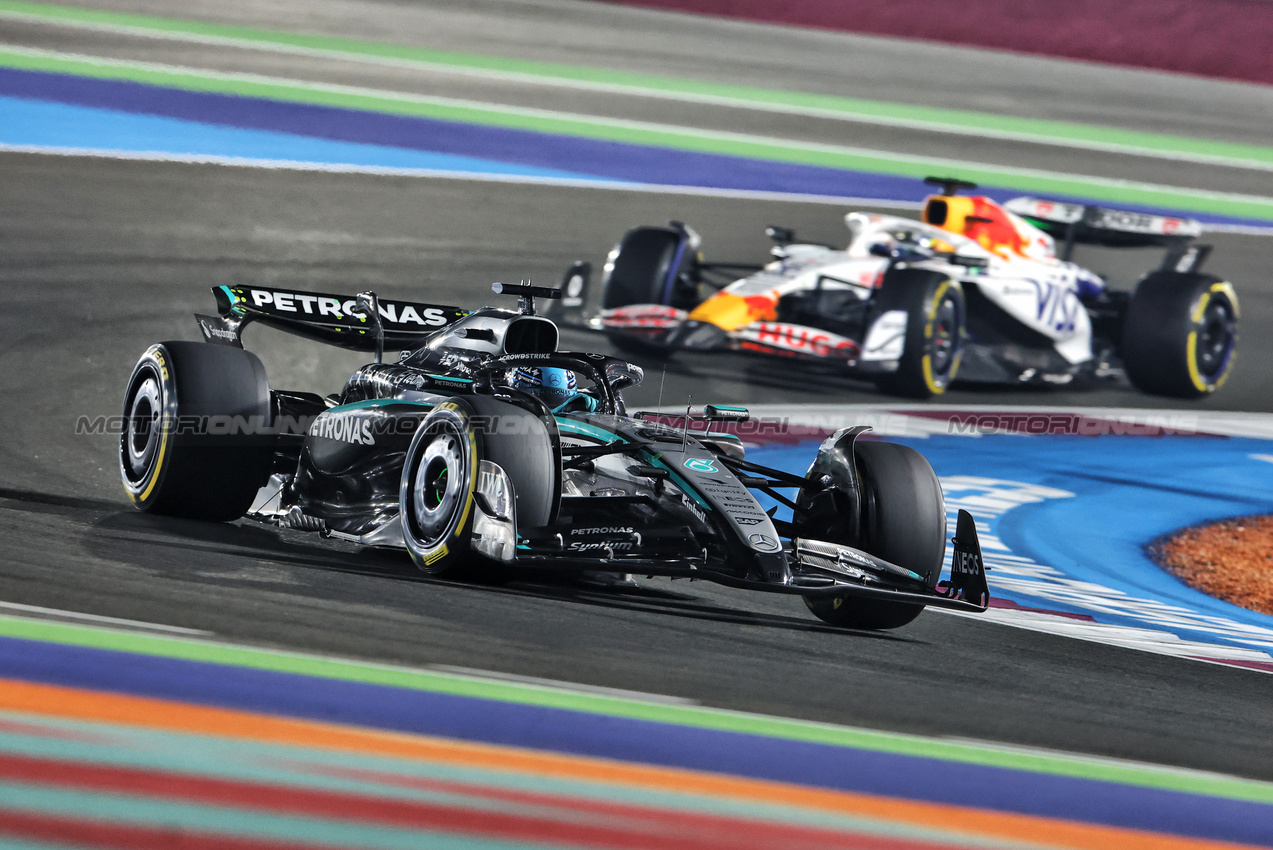 GP QATAR, George Russell (GBR) Mercedes AMG F1 W16.

30.11.2025. Formula 1 World Championship, Rd 23, Qatar Grand Prix, Doha, Qatar, Gara Day.

- www.xpbimages.com, EMail: requests@xpbimages.com © Copyright: Charniaux / XPB Images