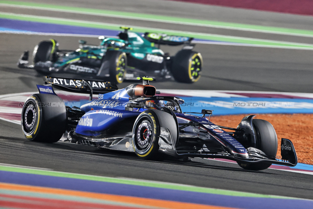 GP QATAR, Carlos Sainz (ESP) Atlassian Williams Racing FW47.

30.11.2025. Formula 1 World Championship, Rd 23, Qatar Grand Prix, Doha, Qatar, Gara Day.

- www.xpbimages.com, EMail: requests@xpbimages.com © Copyright: Charniaux / XPB Images