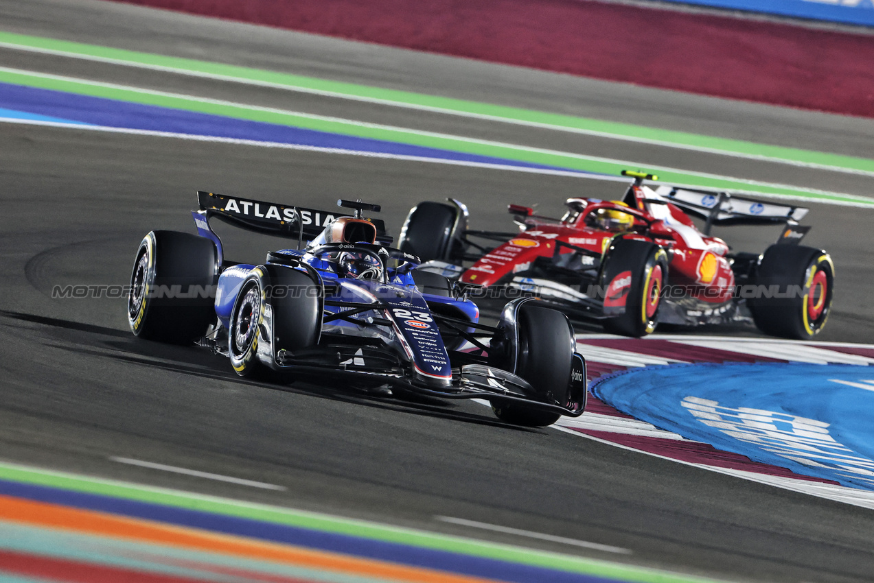 GP QATAR, Alexander Albon (THA) Atlassian Williams Racing FW47.
30.11.2025. Formula 1 World Championship, Rd 23, Qatar Grand Prix, Doha, Qatar, Gara Day.
- www.xpbimages.com, EMail: requests@xpbimages.com © Copyright: Charniaux / XPB Images