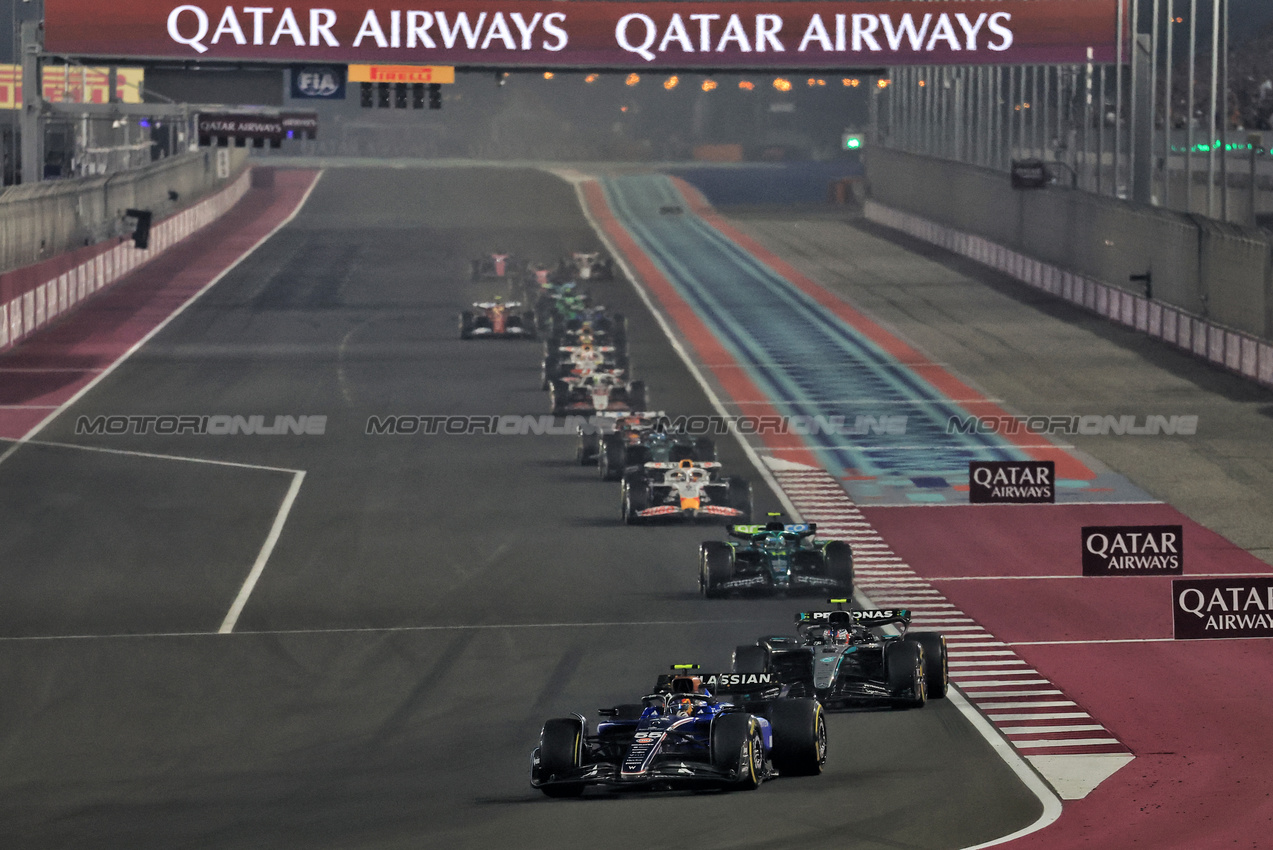 GP QATAR, Carlos Sainz (ESP) Atlassian Williams Racing FW47.
30.11.2025. Formula 1 World Championship, Rd 23, Qatar Grand Prix, Doha, Qatar, Gara Day.
- www.xpbimages.com, EMail: requests@xpbimages.com © Copyright: Moy / XPB Images