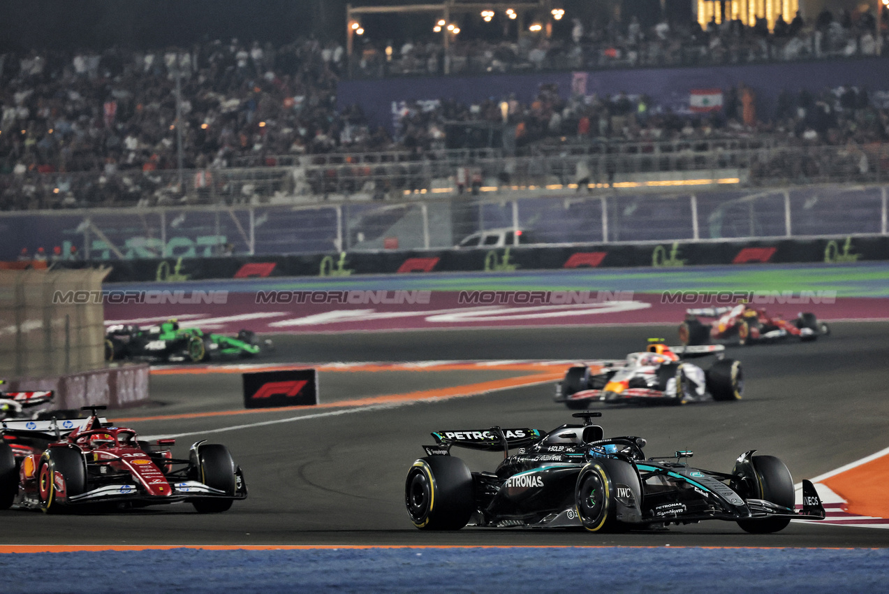 GP QATAR, George Russell (GBR) Mercedes AMG F1 W16.

30.11.2025. Formula 1 World Championship, Rd 23, Qatar Grand Prix, Doha, Qatar, Gara Day.

- www.xpbimages.com, EMail: requests@xpbimages.com © Copyright: Batchelor / XPB Images