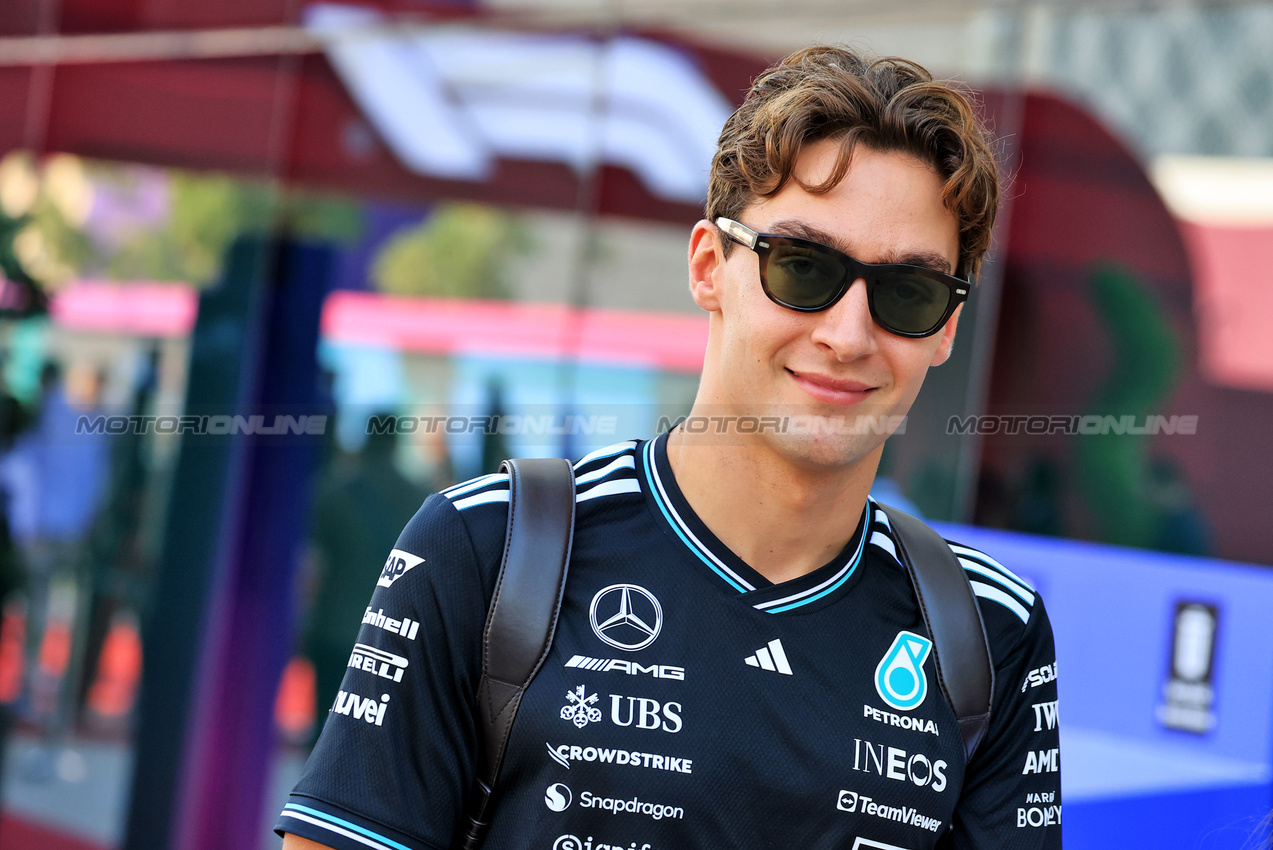 GP QATAR, George Russell (GBR) Mercedes AMG F1.

30.11.2025. Formula 1 World Championship, Rd 23, Qatar Grand Prix, Doha, Qatar, Gara Day.

- www.xpbimages.com, EMail: requests@xpbimages.com © Copyright: Moy / XPB Images