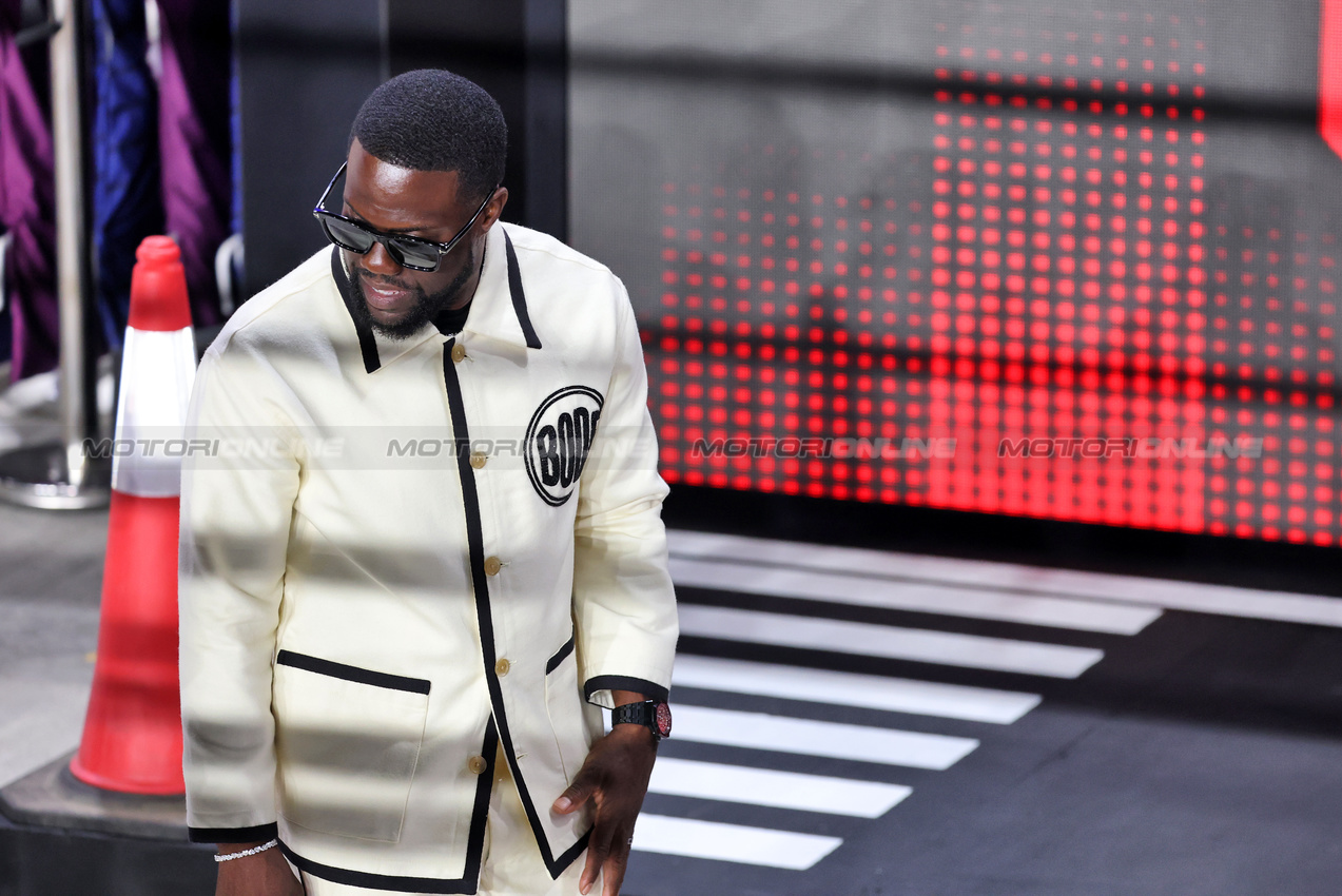 GP QATAR, Kevin Hart (USA) Actor.
30.11.2025. Formula 1 World Championship, Rd 23, Qatar Grand Prix, Doha, Qatar, Gara Day.
- www.xpbimages.com, EMail: requests@xpbimages.com © Copyright: Batchelor / XPB Images