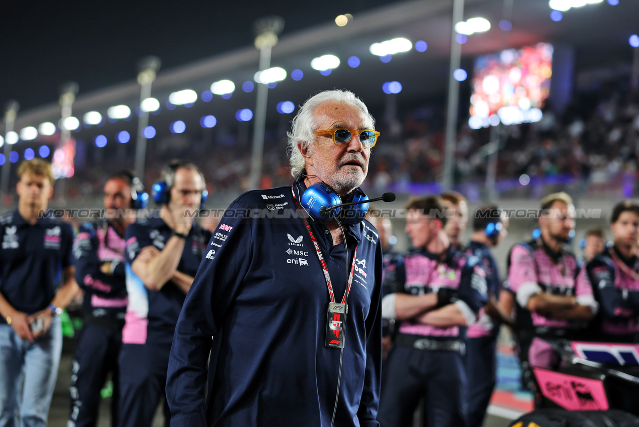 GP QATAR, Flavio Briatore (ITA) Alpine F1 Team Executive Advisor on the grid.
30.11.2025. Formula 1 World Championship, Rd 23, Qatar Grand Prix, Doha, Qatar, Gara Day.
- www.xpbimages.com, EMail: requests@xpbimages.com © Copyright: Moy / XPB Images