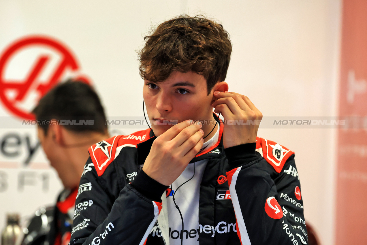 GP QATAR, Oliver Bearman (GBR) Haas F1 Team.
30.11.2025. Formula 1 World Championship, Rd 23, Qatar Grand Prix, Doha, Qatar, Gara Day.
- www.xpbimages.com, EMail: requests@xpbimages.com © Copyright: Moy / XPB Images