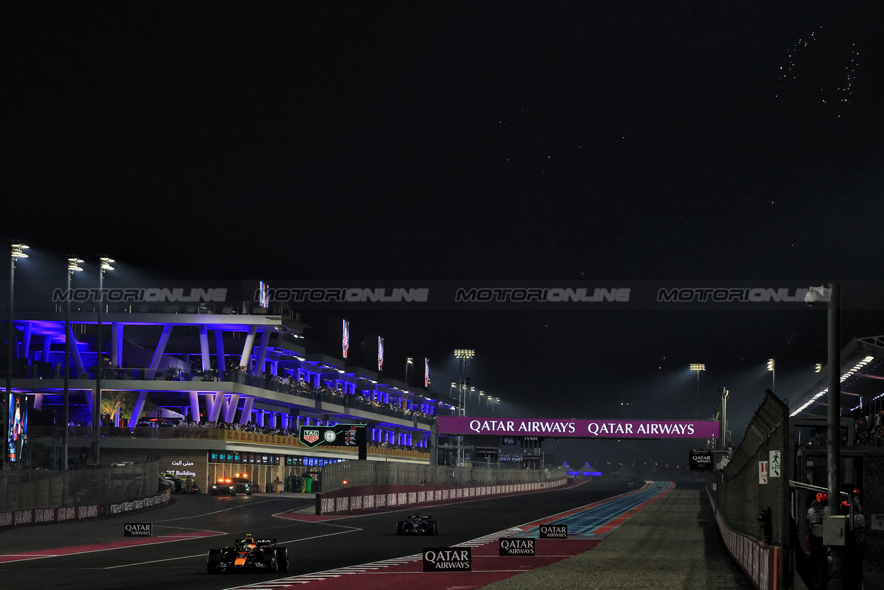 GP QATAR, Yuki Tsunoda (JPN) Red Bull Racing RB21 at the end of the race.
30.11.2025. Formula 1 World Championship, Rd 23, Qatar Grand Prix, Doha, Qatar, Gara Day.
- www.xpbimages.com, EMail: requests@xpbimages.com © Copyright: Moy / XPB Images