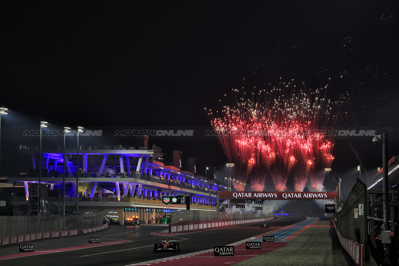 GP QATAR, Lewis Hamilton (GBR) Ferrari SF-25 at the end of the race.
30.11.2025. Formula 1 World Championship, Rd 23, Qatar Grand Prix, Doha, Qatar, Gara Day.
- www.xpbimages.com, EMail: requests@xpbimages.com © Copyright: Moy / XPB Images