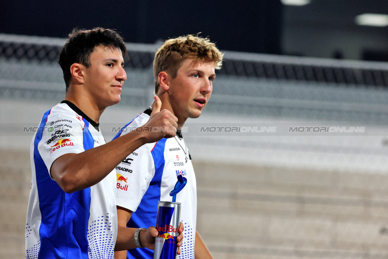 GP QATAR, (L to R): Isack Hadjar (FRA) Racing Bulls e Liam Lawson (NZL) Racing Bulls on the drivers' parade.
30.11.2025. Formula 1 World Championship, Rd 23, Qatar Grand Prix, Doha, Qatar, Gara Day.
- www.xpbimages.com, EMail: requests@xpbimages.com © Copyright: Charniaux / XPB Images