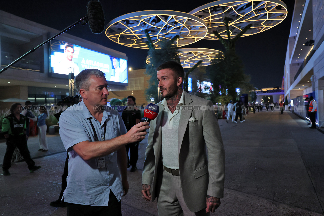 GP QATAR, (L to R): Craig Slater (GBR) Sky Sports F1 Reporter with David Beckham (GBR) Former Football Player.
30.11.2025. Formula 1 World Championship, Rd 23, Qatar Grand Prix, Doha, Qatar, Gara Day.
- www.xpbimages.com, EMail: requests@xpbimages.com © Copyright: Moy / XPB Images