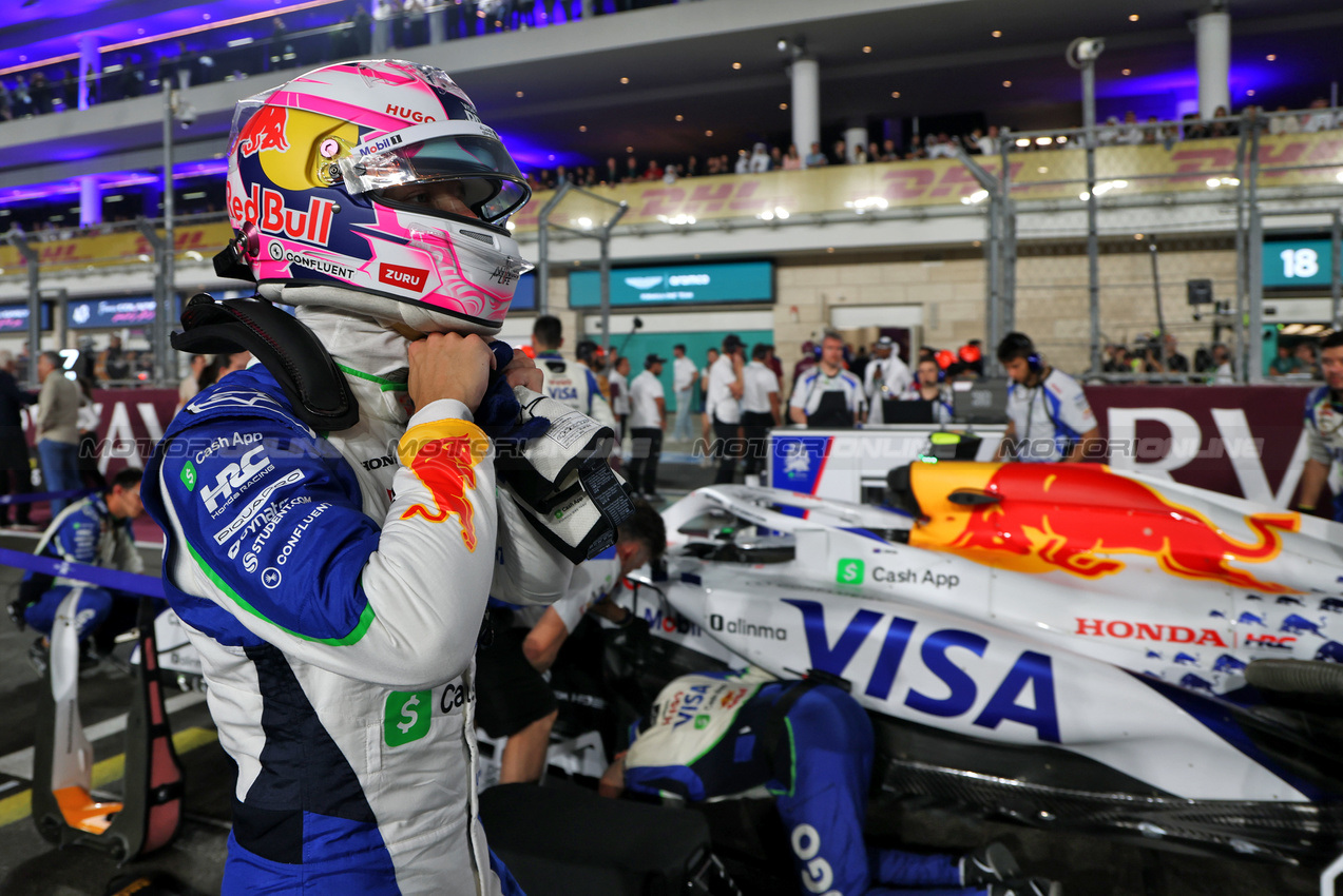 GP QATAR, Liam Lawson (NZL) Racing Bulls on the grid.
30.11.2025. Formula 1 World Championship, Rd 23, Qatar Grand Prix, Doha, Qatar, Gara Day.
- www.xpbimages.com, EMail: requests@xpbimages.com © Copyright: Batchelor / XPB Images