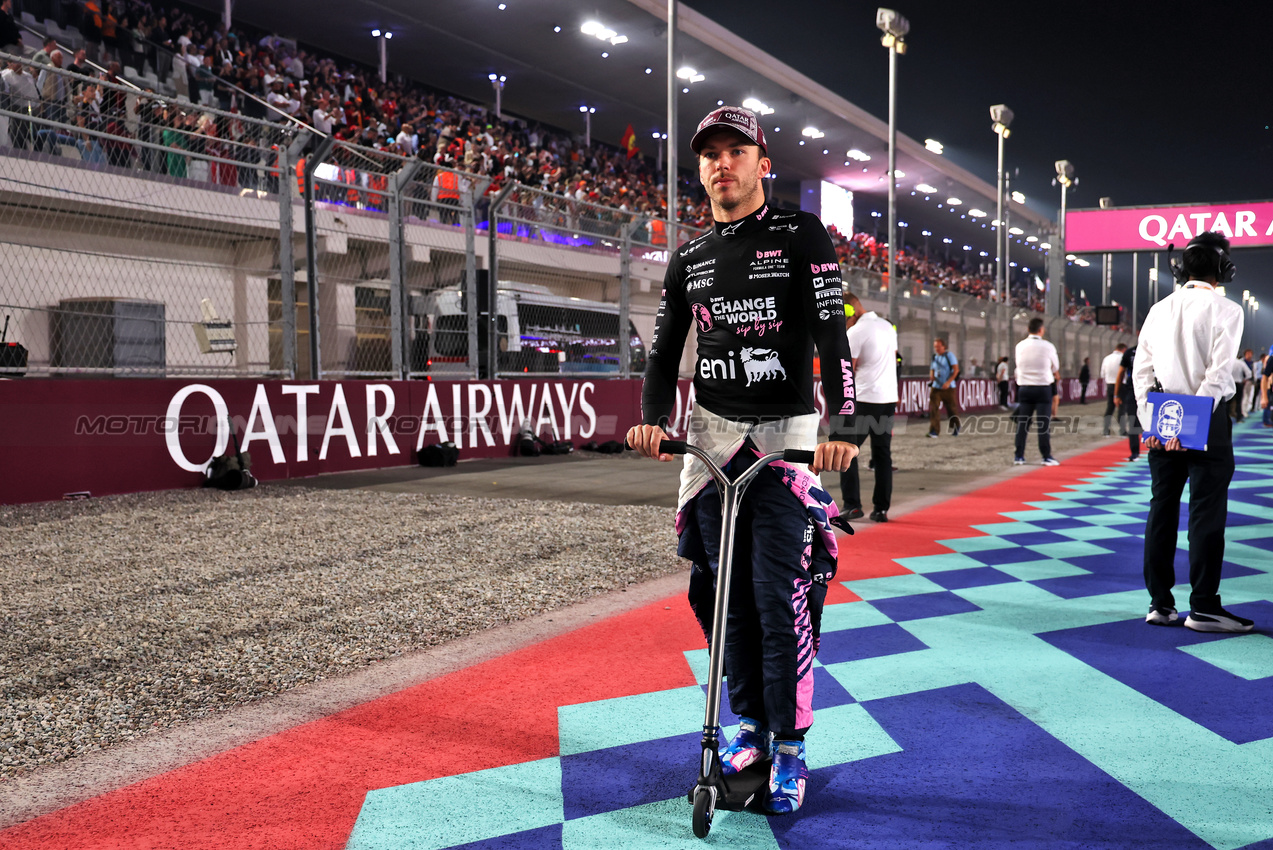 GP QATAR, Pierre Gasly (FRA) Alpine F1 Team on the grid.

30.11.2025. Formula 1 World Championship, Rd 23, Qatar Grand Prix, Doha, Qatar, Gara Day.

- www.xpbimages.com, EMail: requests@xpbimages.com © Copyright: Batchelor / XPB Images