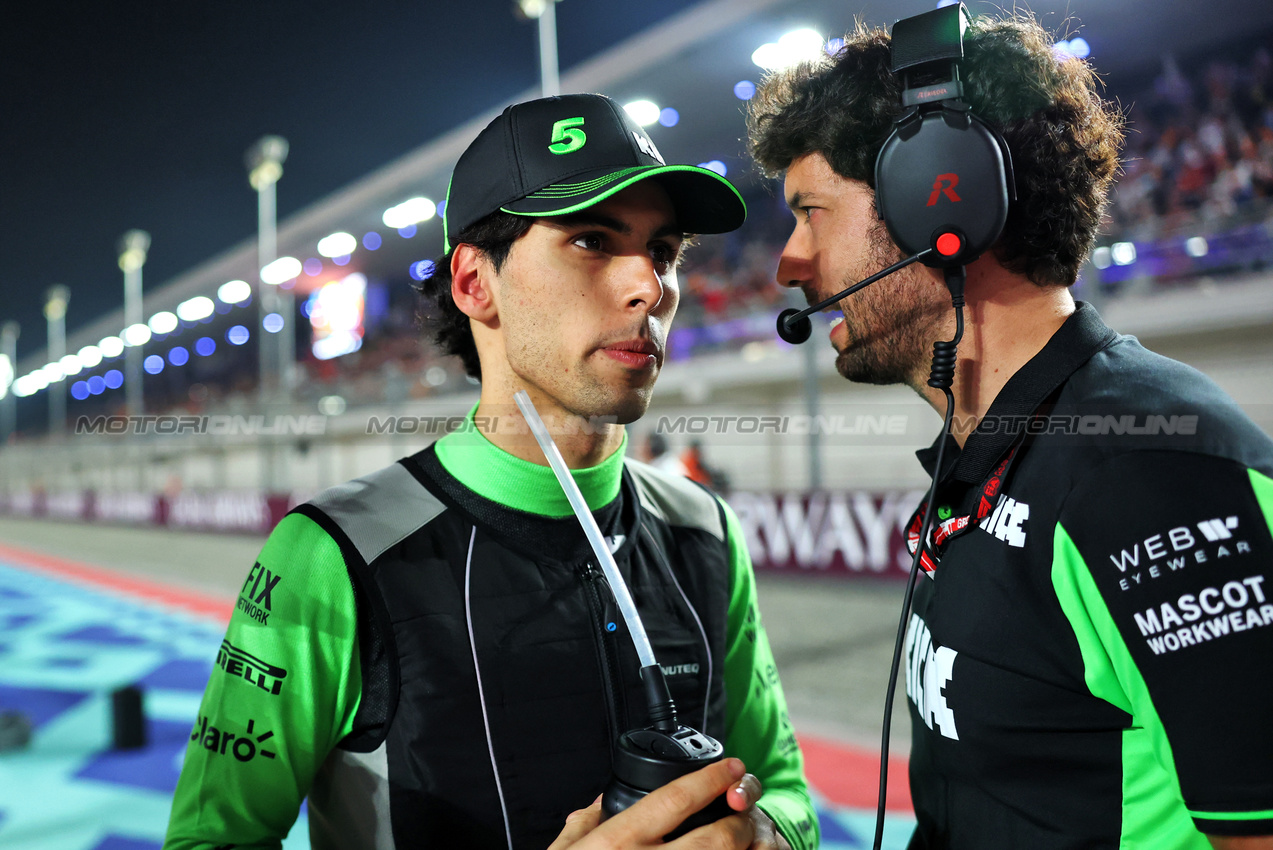 GP QATAR, Gabriel Bortoleto (BRA) Sauber on the grid.
30.11.2025. Formula 1 World Championship, Rd 23, Qatar Grand Prix, Doha, Qatar, Gara Day.
- www.xpbimages.com, EMail: requests@xpbimages.com © Copyright: Charniaux / XPB Images