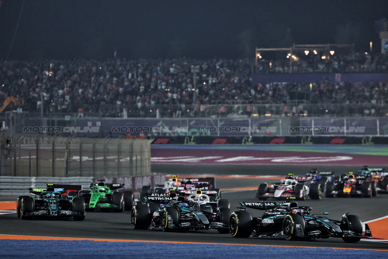 GP QATAR, Andrea Kimi Antonelli (ITA) Mercedes AMG F1 W16 at the partenza of the race.

30.11.2025. Formula 1 World Championship, Rd 23, Qatar Grand Prix, Doha, Qatar, Gara Day.

- www.xpbimages.com, EMail: requests@xpbimages.com © Copyright: Batchelor / XPB Images