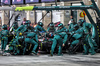 GP QATAR, Lance Stroll (CDN) Aston Martin F1 Team AMR25 makes a pit stop.
30.11.2025. Formula 1 World Championship, Rd 23, Qatar Grand Prix, Doha, Qatar, Gara Day.
- www.xpbimages.com, EMail: requests@xpbimages.com © Copyright: Batchelor / XPB Images