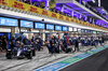 GP QATAR, Carlos Sainz (ESP) Atlassian Williams Racing FW47 makes a pit stop.

30.11.2025. Formula 1 World Championship, Rd 23, Qatar Grand Prix, Doha, Qatar, Gara Day.

- www.xpbimages.com, EMail: requests@xpbimages.com © Copyright: Batchelor / XPB Images