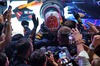GP QATAR, Gara winner Max Verstappen (NLD) Red Bull Racing celebrates with the team in parc ferme.
30.11.2025. Formula 1 World Championship, Rd 23, Qatar Grand Prix, Doha, Qatar, Gara Day.
- www.xpbimages.com, EMail: requests@xpbimages.com © Copyright: Batchelor / XPB Images