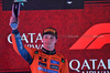 GP QATAR, Oscar Piastri (AUS) McLaren celebrates his third position on the podium.

30.11.2025. Formula 1 World Championship, Rd 23, Qatar Grand Prix, Doha, Qatar, Gara Day.

- www.xpbimages.com, EMail: requests@xpbimages.com © Copyright: Batchelor / XPB Images