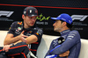 GP QATAR, (L to R): Max Verstappen (NLD) Red Bull Racing e Carlos Sainz (ESP) Atlassian Williams Racing in the post race FIA Press Conference.

30.11.2025. Formula 1 World Championship, Rd 23, Qatar Grand Prix, Doha, Qatar, Gara Day.

- www.xpbimages.com, EMail: requests@xpbimages.com © Copyright: Moy / XPB Images