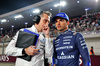 GP QATAR, (L to R): Gaetan Jego (FRA) Atlassian Williams Racing Gara Engineer with Carlos Sainz (ESP) Atlassian Williams Racing on the grid.
30.11.2025. Formula 1 World Championship, Rd 23, Qatar Grand Prix, Doha, Qatar, Gara Day.
- www.xpbimages.com, EMail: requests@xpbimages.com © Copyright: Batchelor / XPB Images