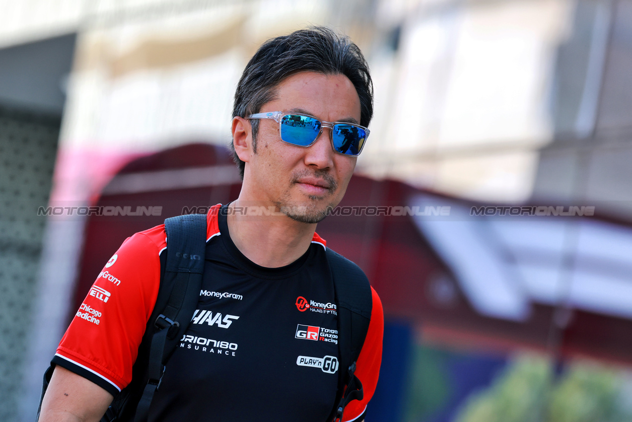 GP QATAR, Ayao Komatsu (JPN) Haas F1 Team Principal.

27.11.2025. Formula 1 World Championship, Rd 23, Qatar Grand Prix, Doha, Qatar, Preparation Day.

- www.xpbimages.com, EMail: requests@xpbimages.com © Copyright: Moy / XPB Images