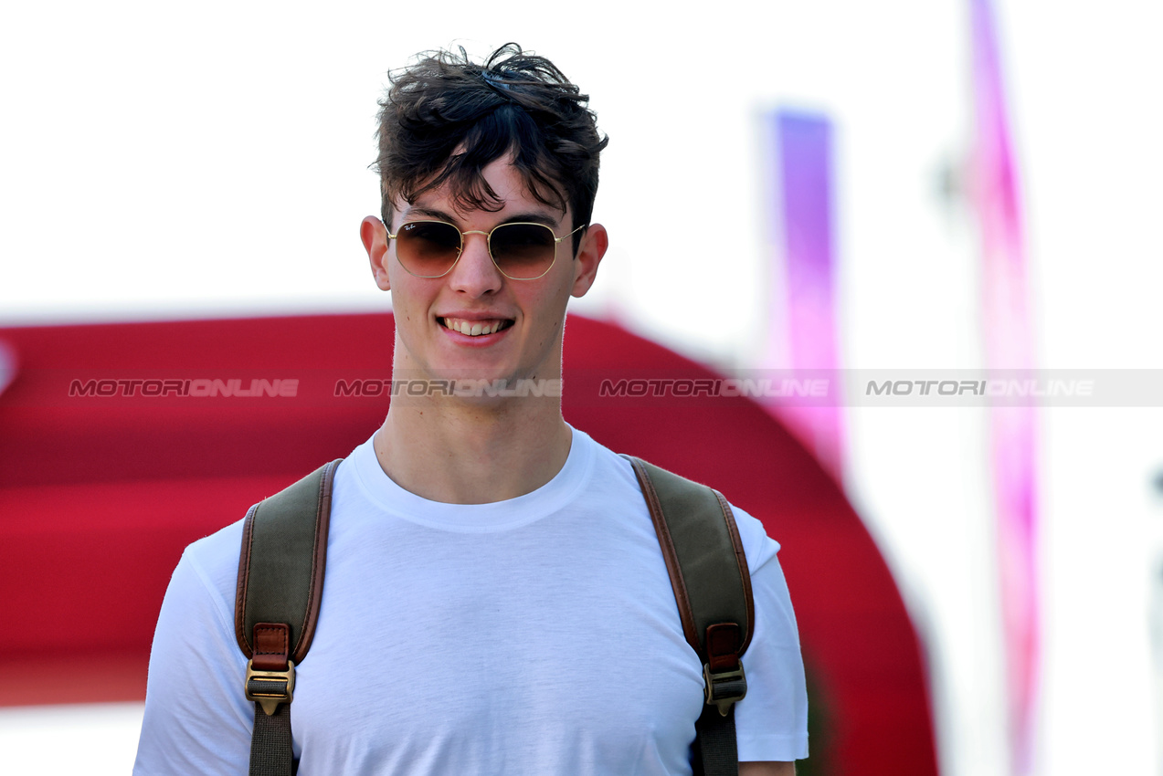 GP QATAR, Oliver Bearman (GBR) Haas F1 Team.

27.11.2025. Formula 1 World Championship, Rd 23, Qatar Grand Prix, Doha, Qatar, Preparation Day.

- www.xpbimages.com, EMail: requests@xpbimages.com © Copyright: Moy / XPB Images