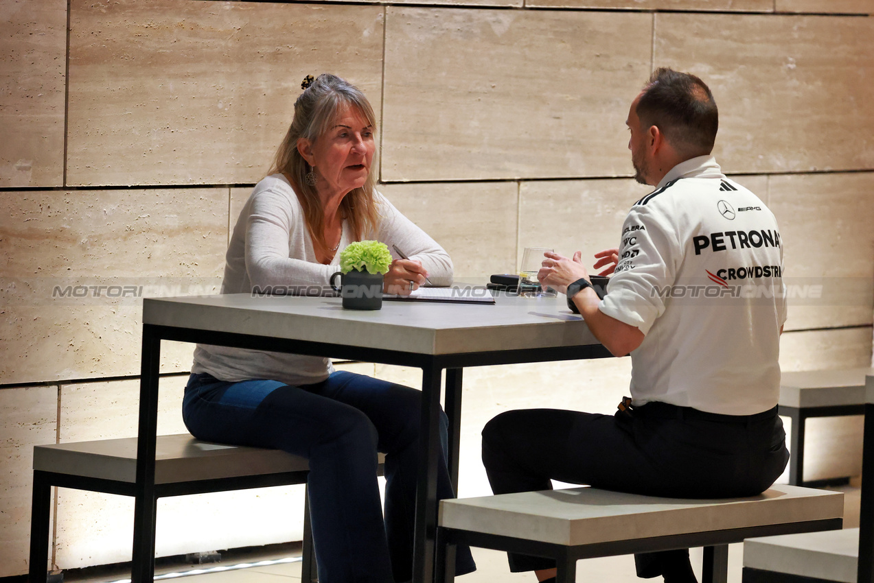 GP QATAR, Jayne Poole (GBR) Mercedes AMG F1 Advisor.

27.11.2025. Formula 1 World Championship, Rd 23, Qatar Grand Prix, Doha, Qatar, Preparation Day.

- www.xpbimages.com, EMail: requests@xpbimages.com © Copyright: Moy / XPB Images