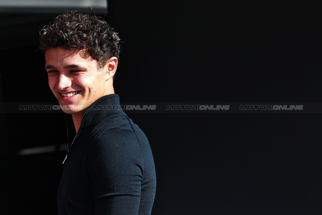 GP QATAR, Lando Norris (GBR) McLaren.

27.11.2025. Formula 1 World Championship, Rd 23, Qatar Grand Prix, Doha, Qatar, Preparation Day.

- www.xpbimages.com, EMail: requests@xpbimages.com © Copyright: Batchelor / XPB Images