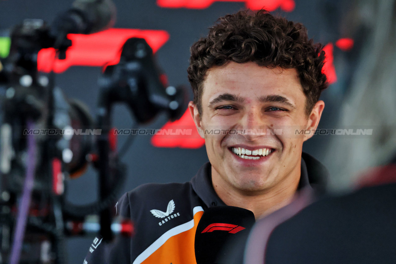 GP QATAR, Lando Norris (GBR) McLaren.
27.11.2025. Formula 1 World Championship, Rd 23, Qatar Grand Prix, Doha, Qatar, Preparation Day.
- www.xpbimages.com, EMail: requests@xpbimages.com © Copyright: Batchelor / XPB Images