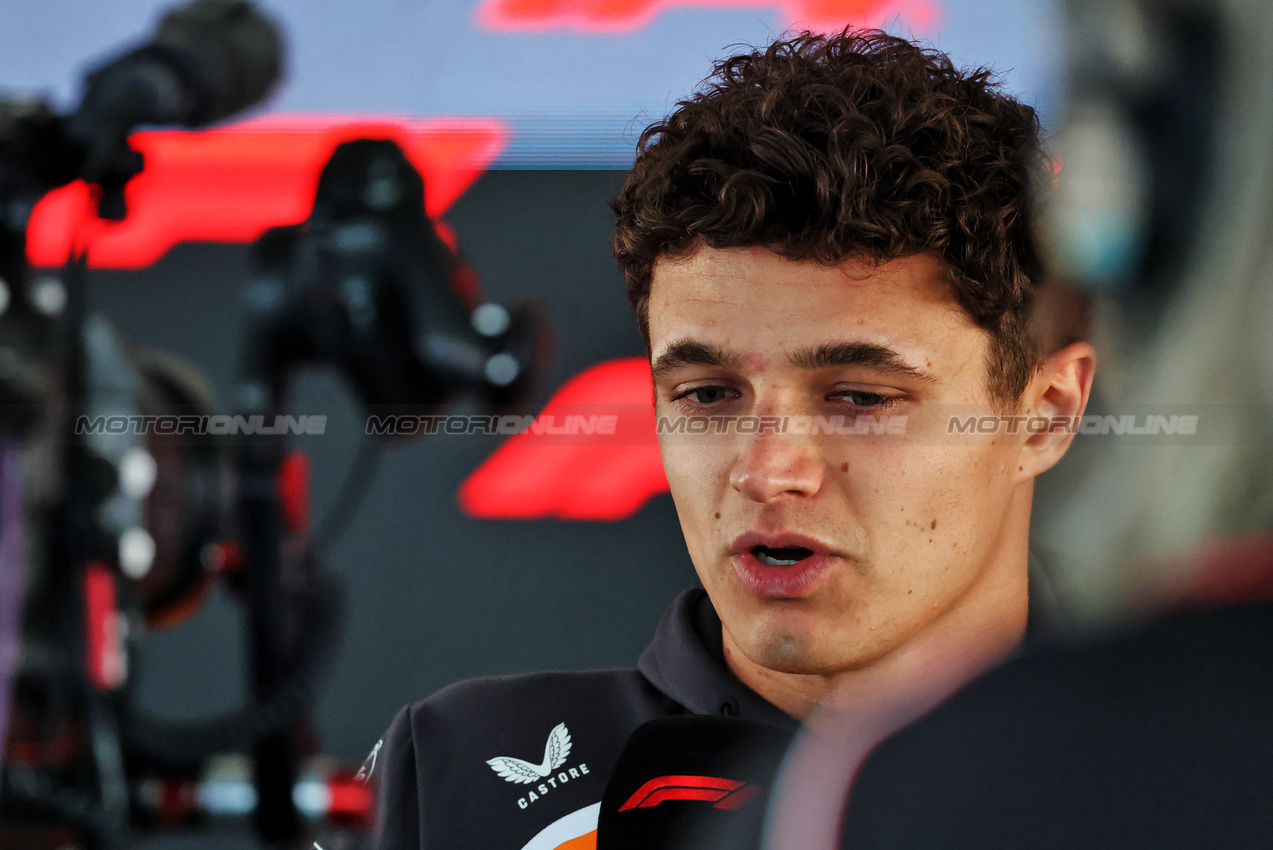 GP QATAR, Lando Norris (GBR) McLaren.

27.11.2025. Formula 1 World Championship, Rd 23, Qatar Grand Prix, Doha, Qatar, Preparation Day.

- www.xpbimages.com, EMail: requests@xpbimages.com © Copyright: Batchelor / XPB Images