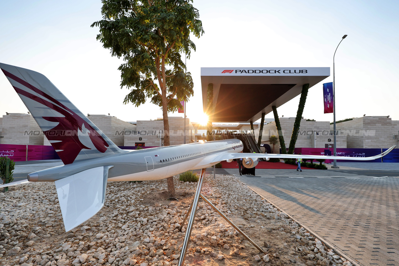 GP QATAR, Paddock Atmosfera - Qatar Airways model plane.

27.11.2025. Formula 1 World Championship, Rd 23, Qatar Grand Prix, Doha, Qatar, Preparation Day.

- www.xpbimages.com, EMail: requests@xpbimages.com © Copyright: Moy / XPB Images