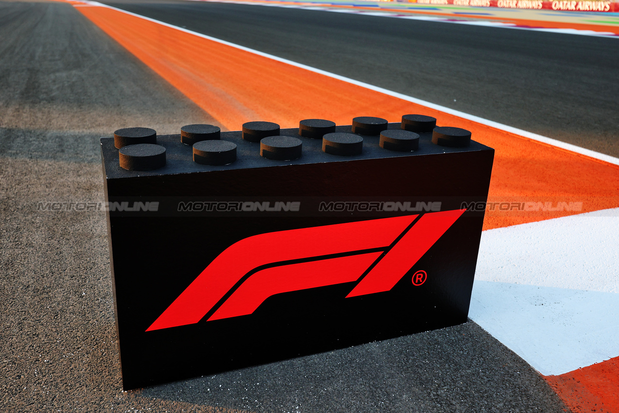 GP QATAR, Circuit Atmosfera lego brake marker trackside.
27.11.2025. Formula 1 World Championship, Rd 23, Qatar Grand Prix, Doha, Qatar, Preparation Day.
- www.xpbimages.com, EMail: requests@xpbimages.com © Copyright: Moy / XPB Images