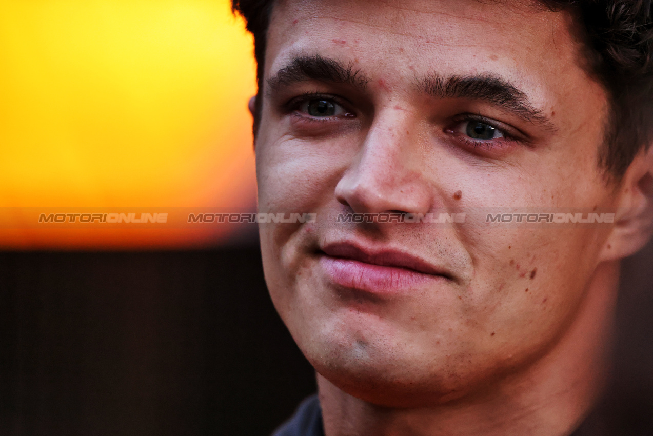 GP QATAR, Lando Norris (GBR) McLaren.
27.11.2025. Formula 1 World Championship, Rd 23, Qatar Grand Prix, Doha, Qatar, Preparation Day.
- www.xpbimages.com, EMail: requests@xpbimages.com © Copyright: Batchelor / XPB Images