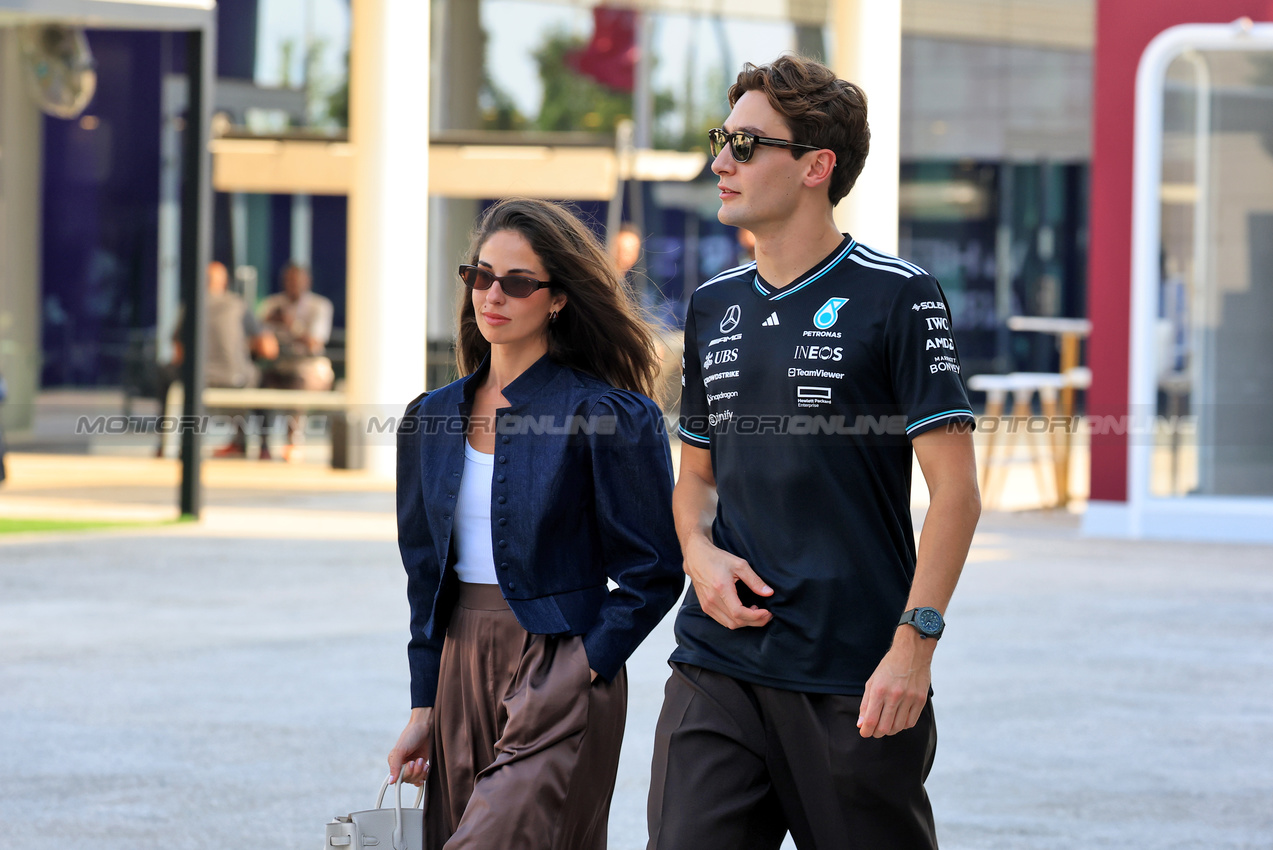 GP QATAR, (L to R): Carmen Montero Mundt with her boyfriend George Russell (GBR) Mercedes AMG F1.
29.11.2025. Formula 1 World Championship, Rd 23, Qatar Grand Prix, Doha, Qatar, Sprint e Qualifiche Day.
- www.xpbimages.com, EMail: requests@xpbimages.com © Copyright: Moy / XPB Images