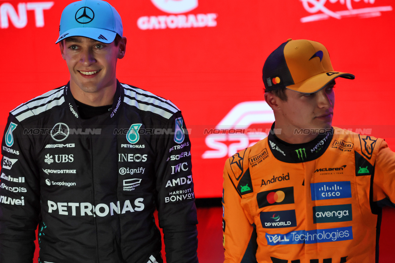 GP QATAR, (L to R): George Russell (GBR) Mercedes AMG F1 in Sprint parc ferme with Lando Norris (GBR) McLaren.

29.11.2025. Formula 1 World Championship, Rd 23, Qatar Grand Prix, Doha, Qatar, Sprint e Qualifiche Day.

- www.xpbimages.com, EMail: requests@xpbimages.com © Copyright: Batchelor / XPB Images