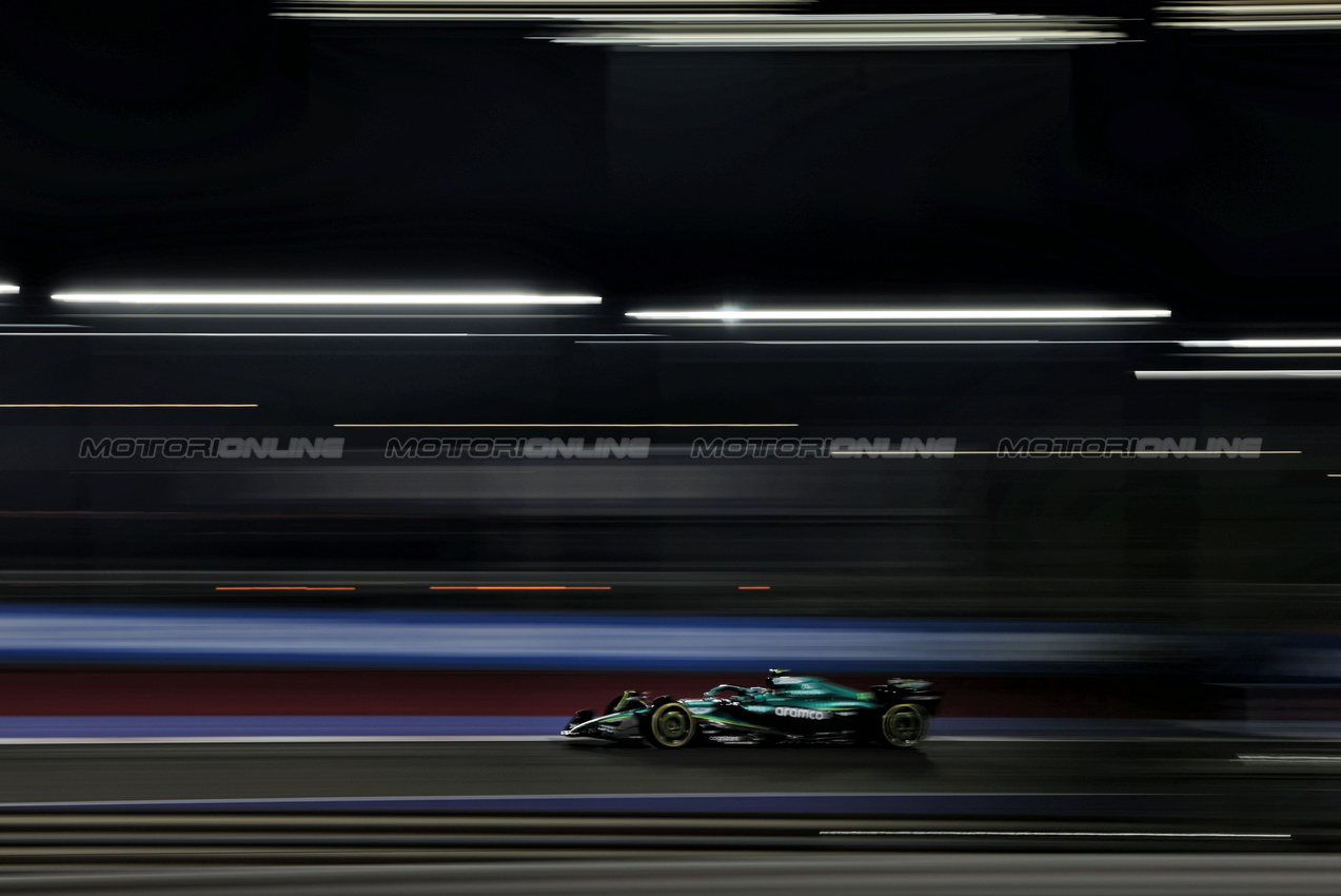 GP QATAR, Fernando Alonso (ESP) Aston Martin F1 Team AMR25.
29.11.2025. Formula 1 World Championship, Rd 23, Qatar Grand Prix, Doha, Qatar, Sprint e Qualifiche Day.
- www.xpbimages.com, EMail: requests@xpbimages.com © Copyright: Charniaux / XPB Images