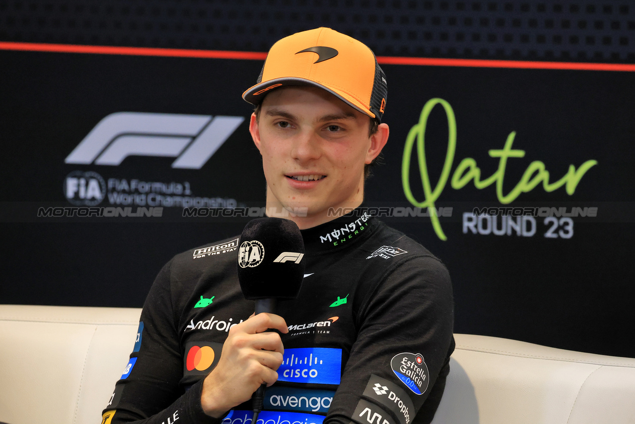 GP QATAR, Oscar Piastri (AUS) McLaren in the post Sprint FIA Press Conference.
29.11.2025. Formula 1 World Championship, Rd 23, Qatar Grand Prix, Doha, Qatar, Sprint e Qualifiche Day.
- www.xpbimages.com, EMail: requests@xpbimages.com © Copyright: Moy / XPB Images