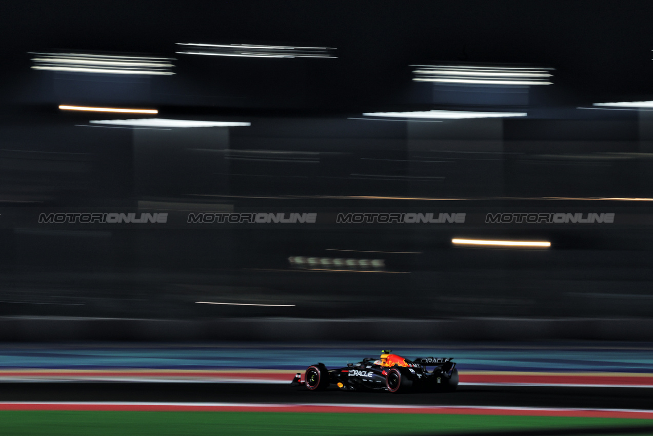 GP QATAR, Yuki Tsunoda (JPN) Red Bull Racing RB21.

29.11.2025. Formula 1 World Championship, Rd 23, Qatar Grand Prix, Doha, Qatar, Sprint e Qualifiche Day.

- www.xpbimages.com, EMail: requests@xpbimages.com © Copyright: Charniaux / XPB Images