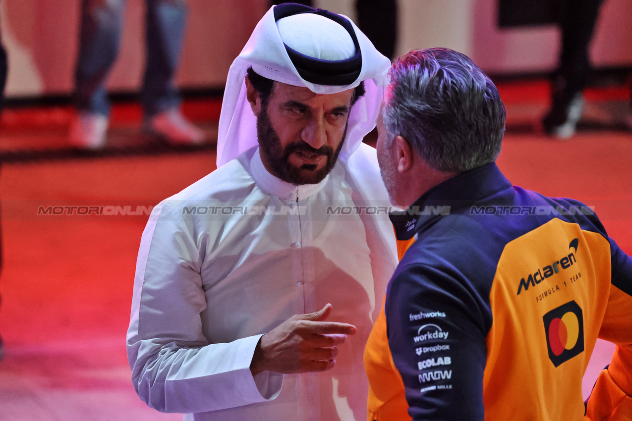 GP QATAR, (L to R): Mohammed Bin Sulayem (UAE) FIA President with Zak Brown (USA) McLaren Executive Director in qualifying parc ferme.
29.11.2025. Formula 1 World Championship, Rd 23, Qatar Grand Prix, Doha, Qatar, Sprint e Qualifiche Day.
- www.xpbimages.com, EMail: requests@xpbimages.com © Copyright: Batchelor / XPB Images