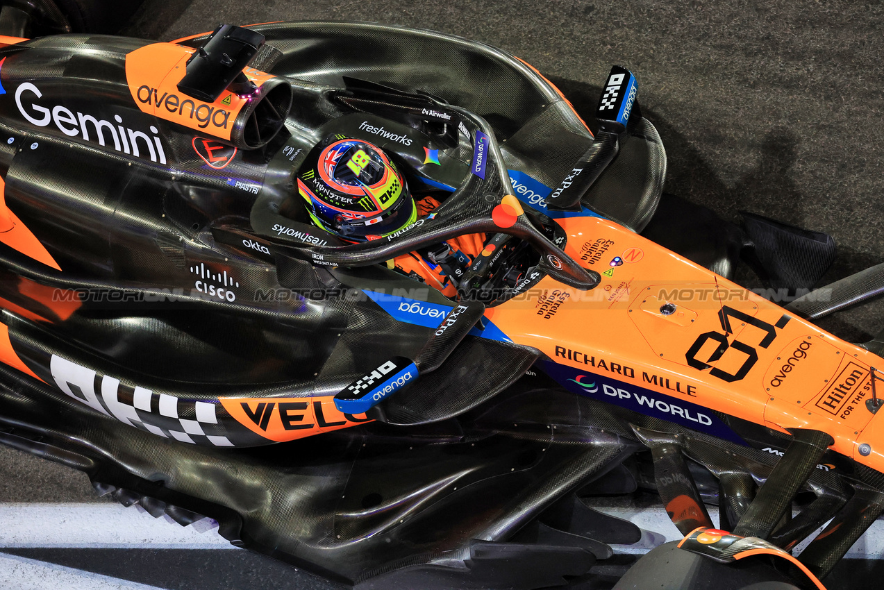 GP QATAR, Oscar Piastri (AUS) McLaren MCL39.

29.11.2025. Formula 1 World Championship, Rd 23, Qatar Grand Prix, Doha, Qatar, Sprint e Qualifiche Day.

- www.xpbimages.com, EMail: requests@xpbimages.com © Copyright: Moy / XPB Images