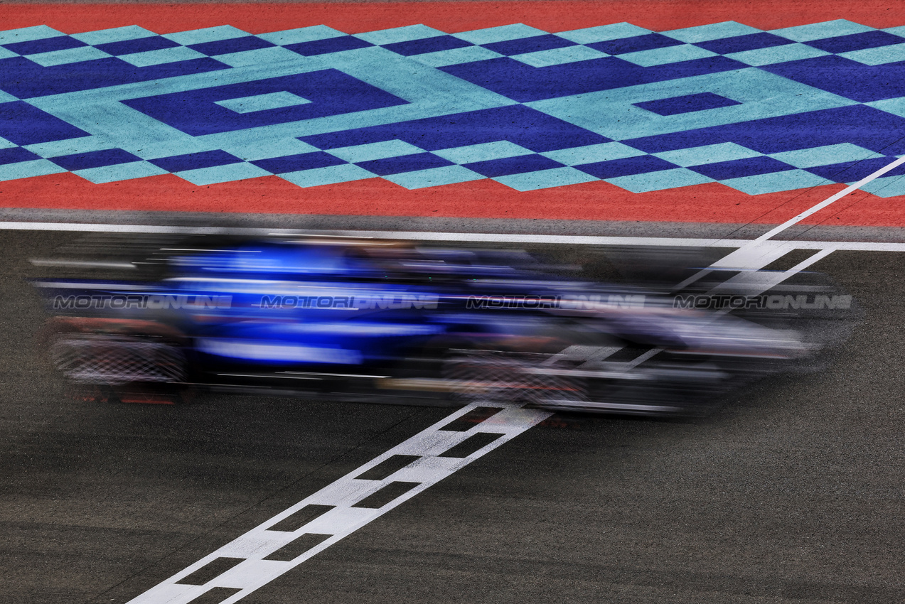 GP QATAR, Alexander Albon (THA) Atlassian Williams Racing FW47.
29.11.2025. Formula 1 World Championship, Rd 23, Qatar Grand Prix, Doha, Qatar, Sprint e Qualifiche Day.
- www.xpbimages.com, EMail: requests@xpbimages.com © Copyright: Moy / XPB Images