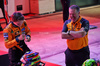 GP QATAR, (L to R): Gara winner Oscar Piastri (AUS) McLaren in Sprint parc ferme with Zak Brown (USA) McLaren Executive Director.
29.11.2025. Formula 1 World Championship, Rd 23, Qatar Grand Prix, Doha, Qatar, Sprint e Qualifiche Day.
- www.xpbimages.com, EMail: requests@xpbimages.com © Copyright: Batchelor / XPB Images