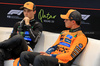 GP QATAR, (L to R): Oscar Piastri (AUS) McLaren e Lando Norris (GBR) McLaren in the post Sprint FIA Press Conference.
29.11.2025. Formula 1 World Championship, Rd 23, Qatar Grand Prix, Doha, Qatar, Sprint e Qualifiche Day.
- www.xpbimages.com, EMail: requests@xpbimages.com © Copyright: Moy / XPB Images