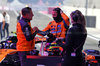 GP QATAR, (L to R): Zak Brown (USA) McLaren Executive Director celebrates with pole sitter Oscar Piastri (AUS) McLaren in qualifying parc ferme.

29.11.2025. Formula 1 World Championship, Rd 23, Qatar Grand Prix, Doha, Qatar, Sprint e Qualifiche Day.

- www.xpbimages.com, EMail: requests@xpbimages.com © Copyright: Charniaux / XPB Images