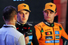 GP QATAR, (L to R): James Hinchcliffe (CDN) F1 Digital Presenter with Oscar Piastri (AUS) McLaren e Lando Norris (GBR) McLaren in qualifying parc ferme.
29.11.2025. Formula 1 World Championship, Rd 23, Qatar Grand Prix, Doha, Qatar, Sprint e Qualifiche Day.
- www.xpbimages.com, EMail: requests@xpbimages.com © Copyright: Charniaux / XPB Images