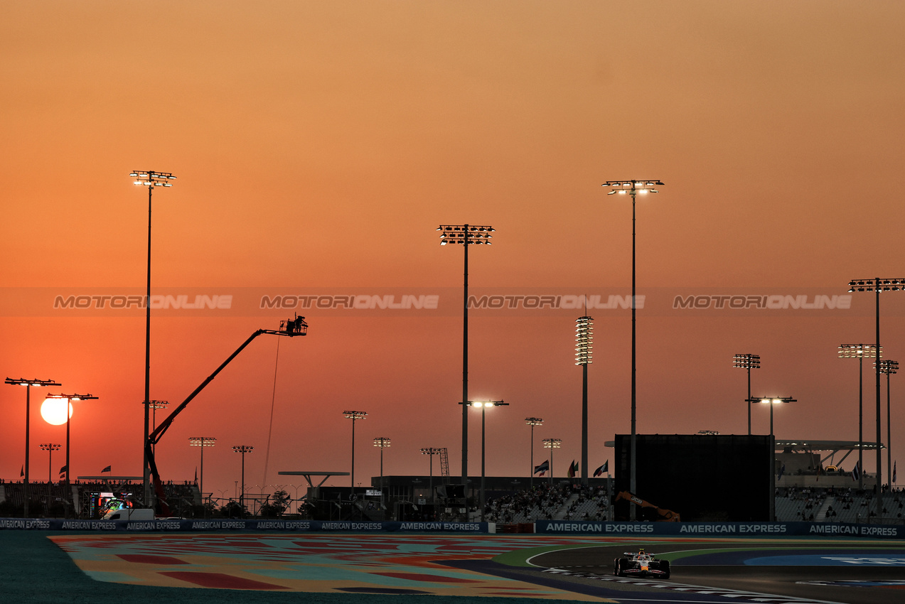 GP QATAR, Liam Lawson (NZL) Racing Bulls VCARB 02.
28.11.2025 Formula 1 World Championship, Rd 23, Qatar Grand Prix, Doha, Qatar, Sprint Qualifiche Day.
- www.xpbimages.com, EMail: requests@xpbimages.com © Copyright: Charniaux / XPB Images