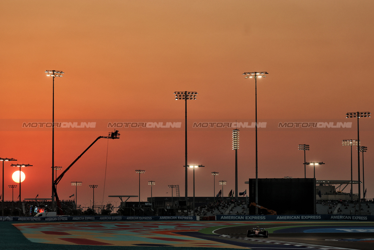 GP QATAR, Lewis Hamilton (GBR) Ferrari SF-25.

28.11.2025 Formula 1 World Championship, Rd 23, Qatar Grand Prix, Doha, Qatar, Sprint Qualifiche Day.

- www.xpbimages.com, EMail: requests@xpbimages.com © Copyright: Charniaux / XPB Images