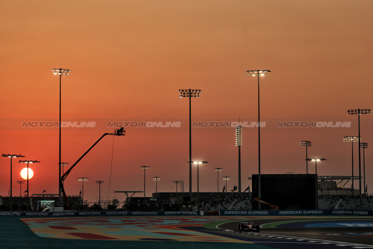 GP QATAR, Charles Leclerc (MON) Ferrari SF-25.

28.11.2025 Formula 1 World Championship, Rd 23, Qatar Grand Prix, Doha, Qatar, Sprint Qualifiche Day.

- www.xpbimages.com, EMail: requests@xpbimages.com © Copyright: Charniaux / XPB Images
