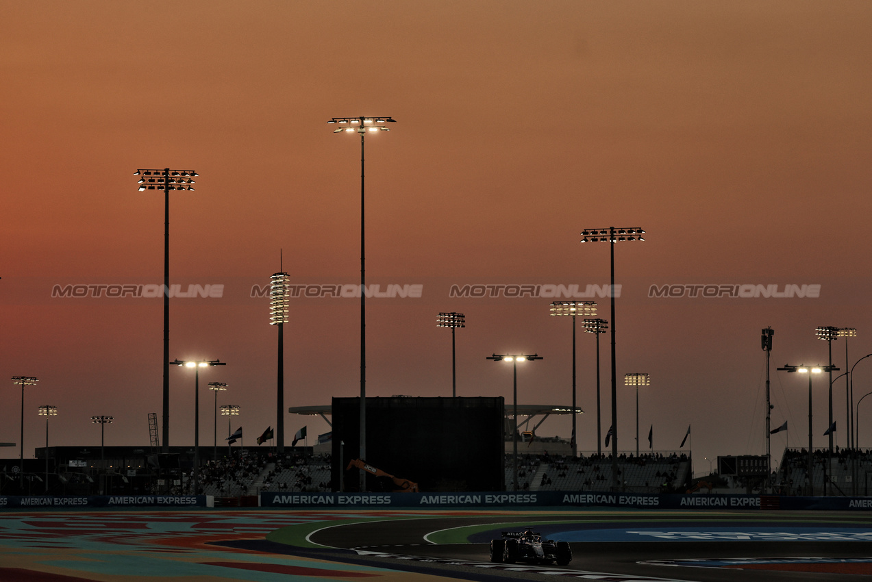 GP QATAR, Alexander Albon (THA) Atlassian Williams Racing FW47.

28.11.2025 Formula 1 World Championship, Rd 23, Qatar Grand Prix, Doha, Qatar, Sprint Qualifiche Day.

- www.xpbimages.com, EMail: requests@xpbimages.com © Copyright: Charniaux / XPB Images