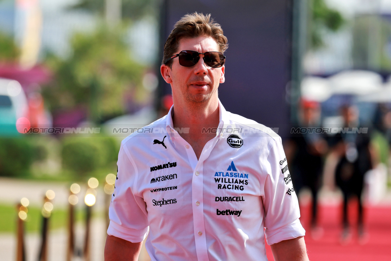 GP QATAR, James Vowles (GBR) Atlassian Williams Racing Team Principal.
28.11.2025 Formula 1 World Championship, Rd 23, Qatar Grand Prix, Doha, Qatar, Sprint Qualifiche Day.
- www.xpbimages.com, EMail: requests@xpbimages.com © Copyright: Moy / XPB Images